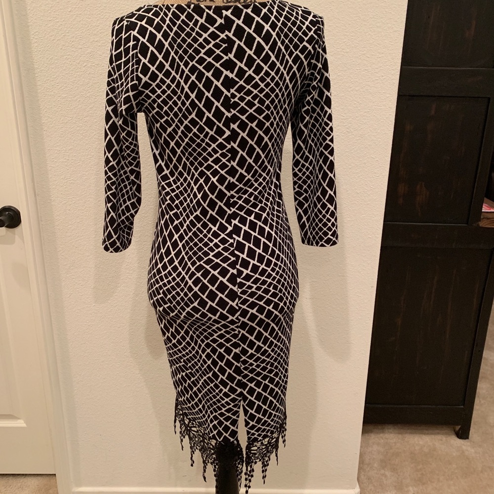 Great Printed Midi Dress!  Nice fit Great stretch